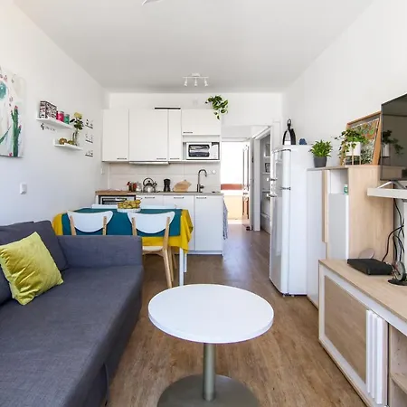 & Pool By Homing Apartment